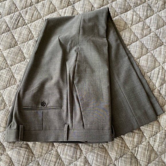 Grey Suit - Picture 5 of 7